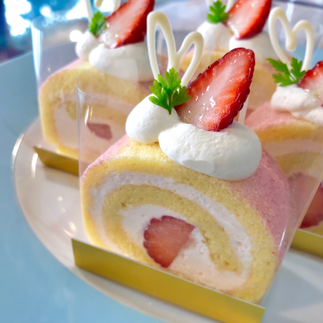 苺のロールケーキ ルーロ フレーズ ウイスタリア洋菓子店